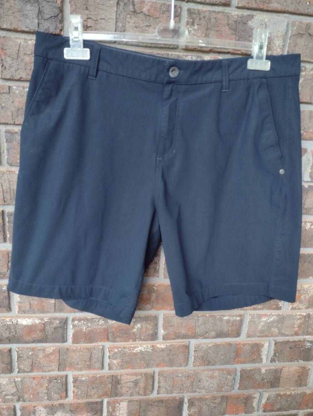 VUORI V379 Meta Performance Shorts Men's 38 Navy Blue Chino Golf 8.5" Inseam